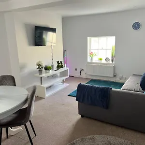 Russell Square Apartment Brighton